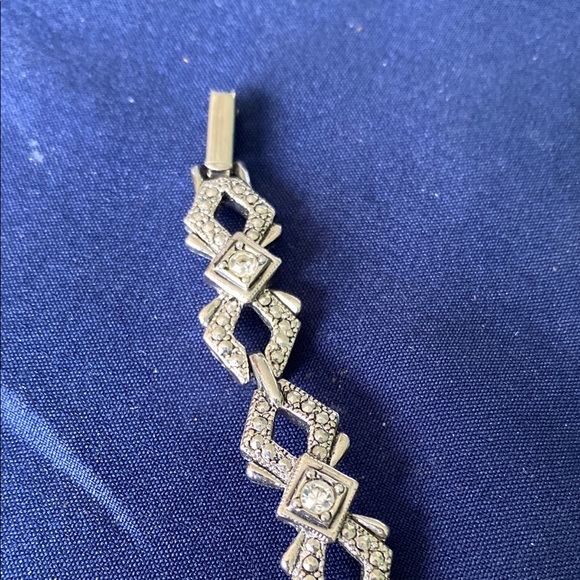 Avon Silver Geometric Bracelet - Picture 2 of 5